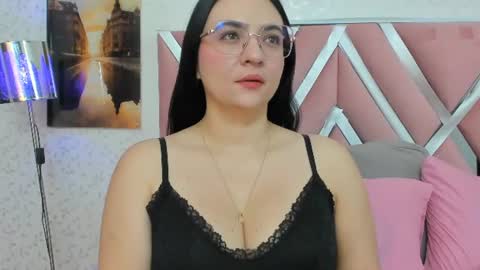 luna_ferrer1 online show from 07-06-26, 12:02
