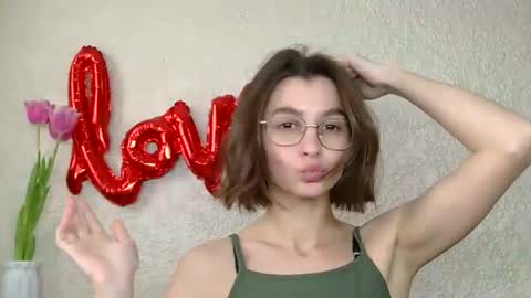 Luna online show from 03-11-25, 12:39