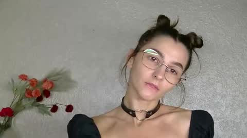 Luna online show from 09-18-25, 06:37
