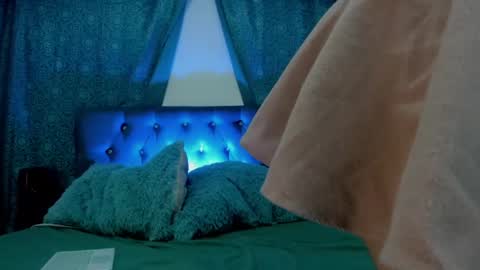 Snapshot of luna_hazard chatting on 03-09-25, 12:00 luna_hazard online show from 03-09-25, 12:00