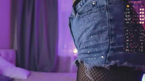 Snapshot of luna_helga chatting on 09-26-25, 06:39 Luna online show from 09-26-25, 06:39