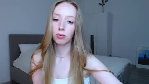 Luna online show from 01-19-25, 03:08