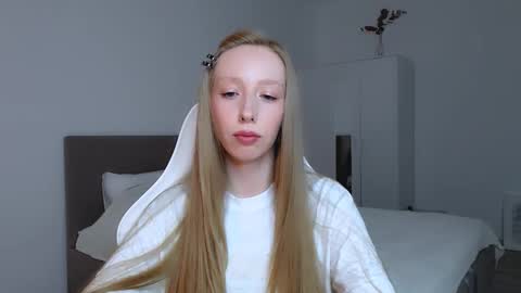 Luna online show from 09-14-25, 07:57