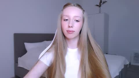 Luna online show from 11-22-25, 08:08