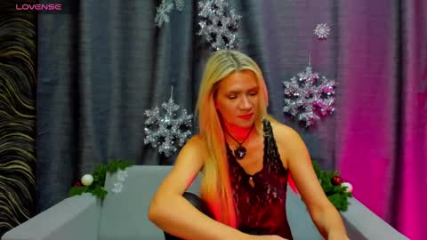 Snapshot of luna_lew1s chatting on 12-30-24, 08:32 luna_lew1s online show from 12-30-24, 08:32