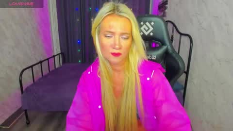 Snapshot of luna_lew1s chatting on 02-22-25, 11:35 luna_lew1s online show from 02-22-25, 11:35