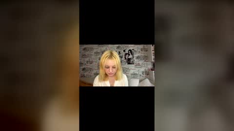 Luna online show from 03-21-26, 12:21
