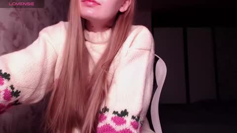 Snapshot of luna_loveisgood chatting on 12-05-24, 11:49 Luna online show from 12-05-24, 11:49
