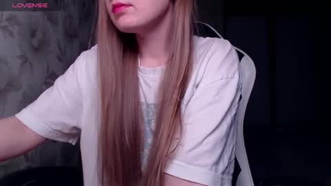 Snapshot of luna_loveisgood chatting on 12-06-24, 03:22 Luna online show from 12-06-24, 03:22