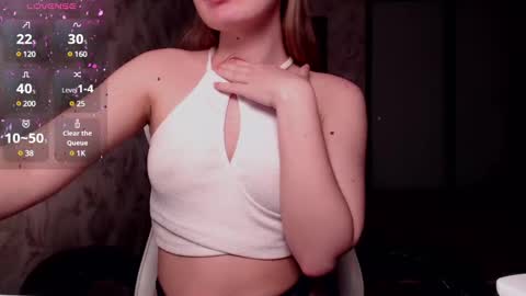 Snapshot of luna_loveisgood chatting on 12-10-24, 04:06 Luna online show from 12-10-24, 04:06