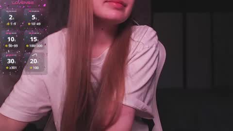 Snapshot of luna_loveisgood chatting on 12-17-24, 09:39 Luna online show from 12-17-24, 09:39