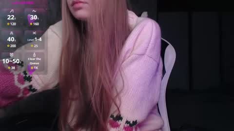 Snapshot of luna_loveisgood chatting on 01-04-25, 12:27 Luna online show from 01-04-25, 12:27