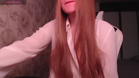 Snapshot of luna_loveisgood chatting on 01-20-25, 07:25 Luna online show from 01-20-25, 07:25