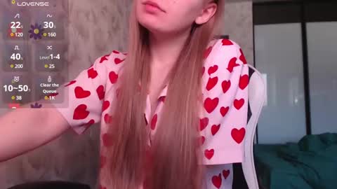 Snapshot of luna_loveisgood chatting on 02-06-25, 07:56 Luna online show from 02-06-25, 07:56