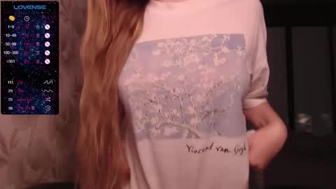 Snapshot of luna_loveisgood chatting on 09-09-25, 12:43 Luna online show from 09-09-25, 12:43