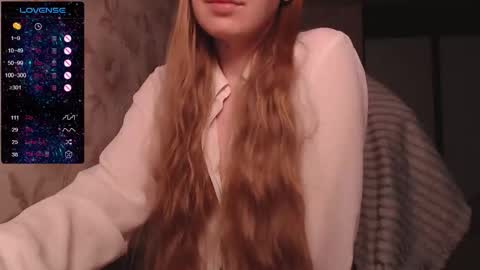 Snapshot of luna_loveisgood chatting on 09-14-25, 09:52 Luna online show from 09-14-25, 09:52