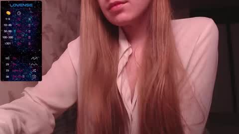 Snapshot of luna_loveisgood chatting on 09-17-25, 02:30 Luna online show from 09-17-25, 02:30