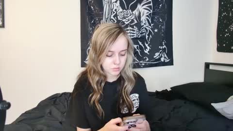 Luna online show from 10-08-25, 09:34