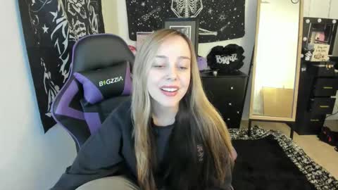 Luna online show from 12-23-25, 04:10