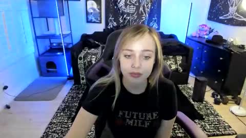Luna online show from 05-08-26, 02:50