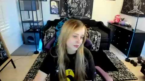 Luna online show from 06-16-26, 11:29