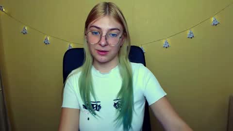 Snapshot of luna_lush_ chatting on 12-07-24, 12:13 Luna online show from 12-07-24, 12:13
