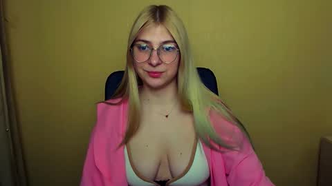 Snapshot of luna_lush_ chatting on 02-01-25, 08:29 Luna online show from 02-01-25, 08:29
