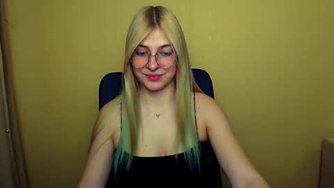 Snapshot of luna_lush_ chatting on 02-04-25, 08:24 Luna online show from 02-04-25, 08:24