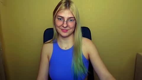 Snapshot of luna_lush_ chatting on 02-06-25, 12:16 Luna online show from 02-06-25, 12:16