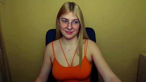 Snapshot of luna_lush_ chatting on 02-07-25, 08:55 Luna online show from 02-07-25, 08:55