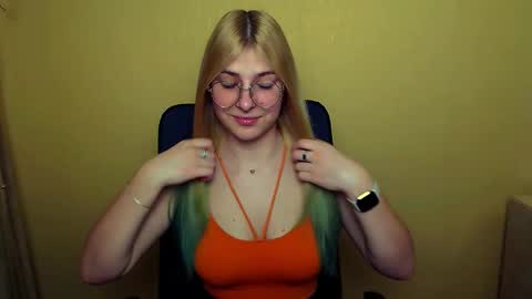 Snapshot of luna_lush_ chatting on 02-07-25, 12:06 Luna online show from 02-07-25, 12:06