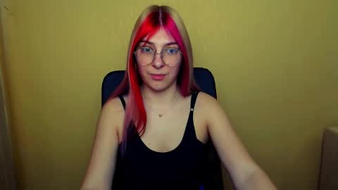 Snapshot of luna_lush_ chatting on 02-20-25, 09:11 Luna online show from 02-20-25, 09:11
