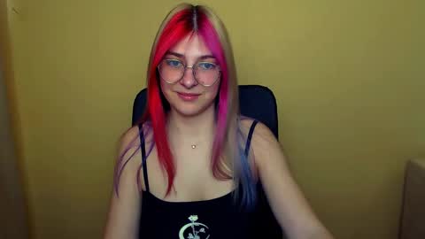 Snapshot of luna_lush_ chatting on 03-05-25, 11:28 Luna online show from 03-05-25, 11:28