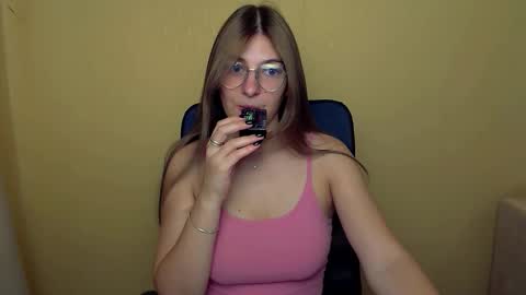 Snapshot of luna_lush_ chatting on 09-09-25, 09:53 Luna online show from 09-09-25, 09:53