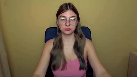 Snapshot of luna_lush_ chatting on 09-13-25, 08:14 Luna online show from 09-13-25, 08:14