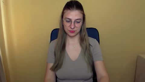 Luna online show from 09-26-25, 12:53