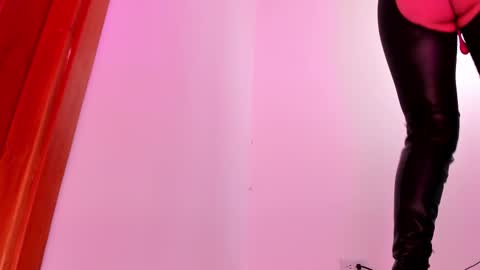 Luna Marquez online show from 10-31-25, 11:55