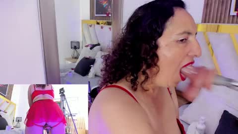 luna_naughty1 online show from 05-11-26, 04:59