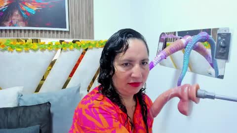luna_naughty1 online show from 06-09-26, 09:10
