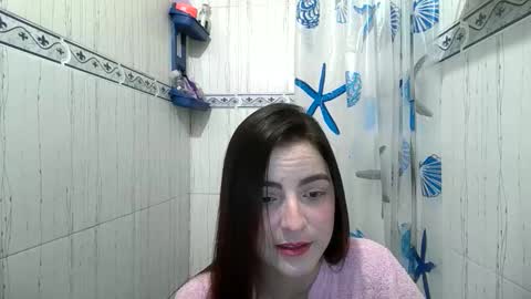 Snapshot of luna_nueva_ chatting on 04-21-26, 08:34 LUNA online show from 04-21-26, 08:34