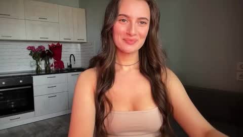 luna_raee online show from 10-05-25, 10:13