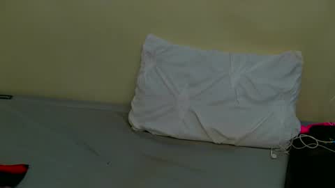 Luna online show from 09-25-25, 02:54