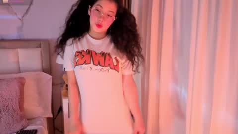 L U N A   Try my private  online show from 09-23-25, 12:08