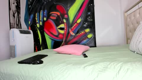 luna_sexxy89099 online show from 04-29-26, 03:43