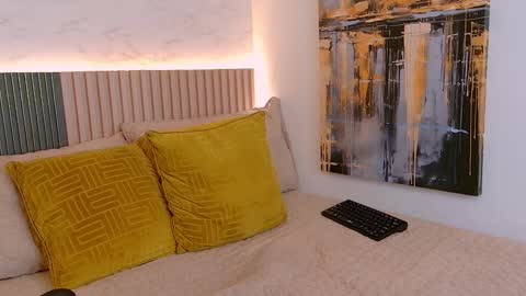 luna_valle online show from 11-08-25, 08:51