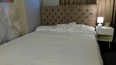 Snapshot of luna_vibee chatting on 05-30-26, 11:18 Luna online show from 05-30-26, 11:18