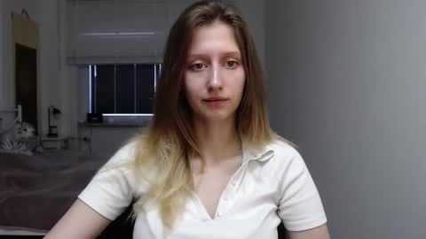 L U N A  online show from 09-15-25, 05:40