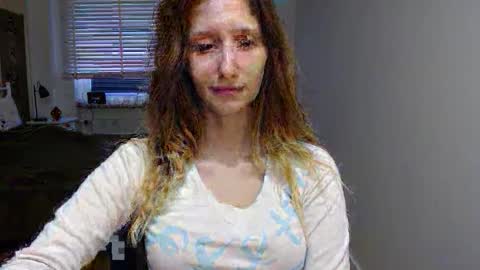 L U N A  online show from 10-01-25, 05:46