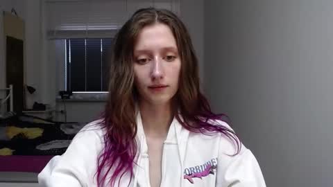 L U N A  online show from 11-05-25, 06:46