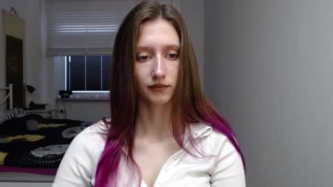 L U N A  online show from 11-06-25, 06:58